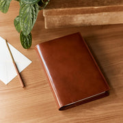 Cubierta para agenda Leather — Taut (Brown) — A5 Cousin Size — foto 1