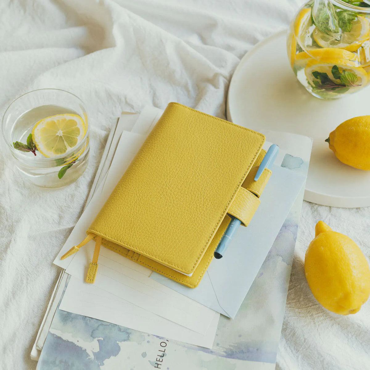 Cubierta para agenda Leather — Brilliant Yellow — A6 Original Size — foto 1