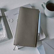 Cubierta para agenda Weeks Leather — Taut (Gris y Azul Claro) — foto 1