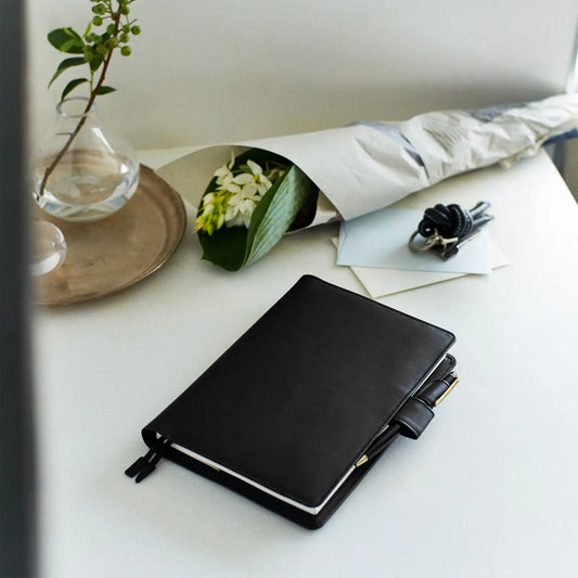 Cubierta para agenda Leather — TS Basic - Black — A5 Cousin Size — foto 1