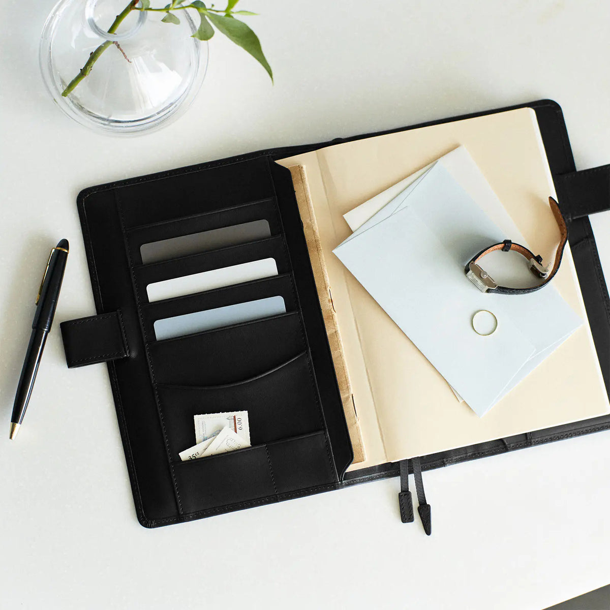 Cubierta para agenda Leather — TS Basic - Black — A5 Cousin Size — foto 2