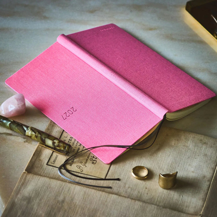 Agenda Colors — Pink Sapphire — Weeks Mega Hardcover Book — foto 2
