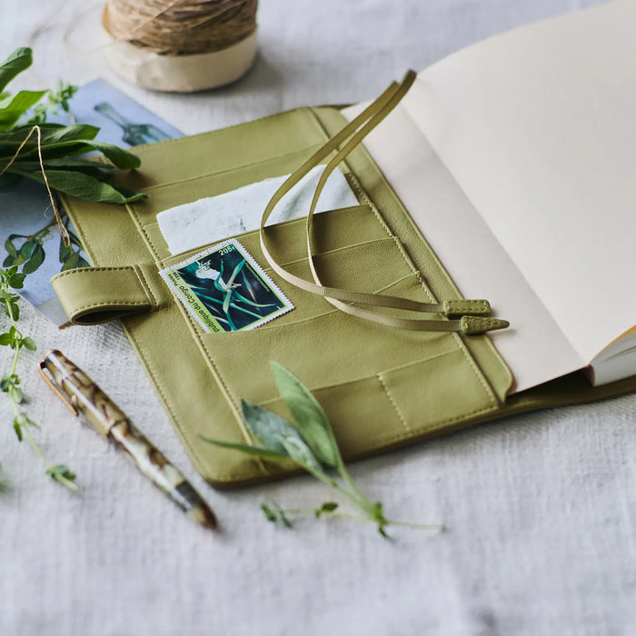 Cubierta para agenda Leather - Sage Green - A5 Cousin Size — foto 2