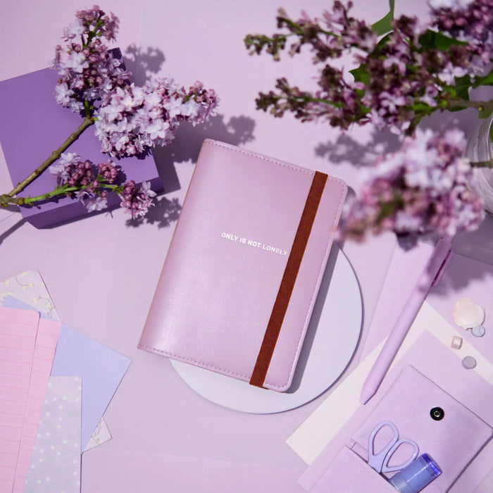 Cubierta para agenda Only is Not Lonely — Lilac — A6 Tamaño Original — foto 2