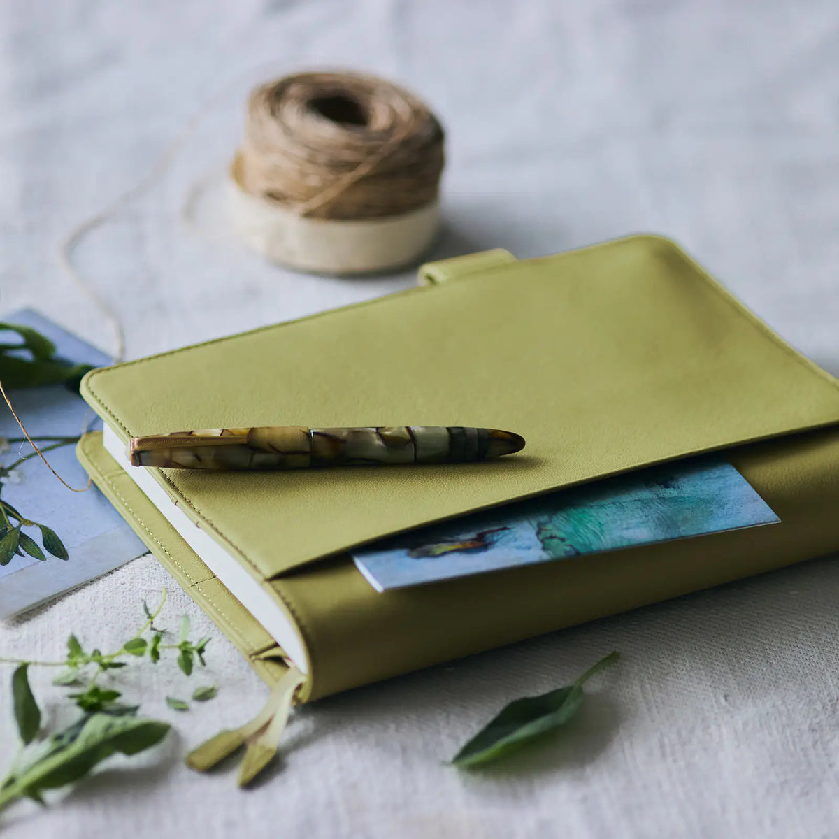Cubierta para agenda Leather - Sage Green - A5 Cousin Size — foto 3