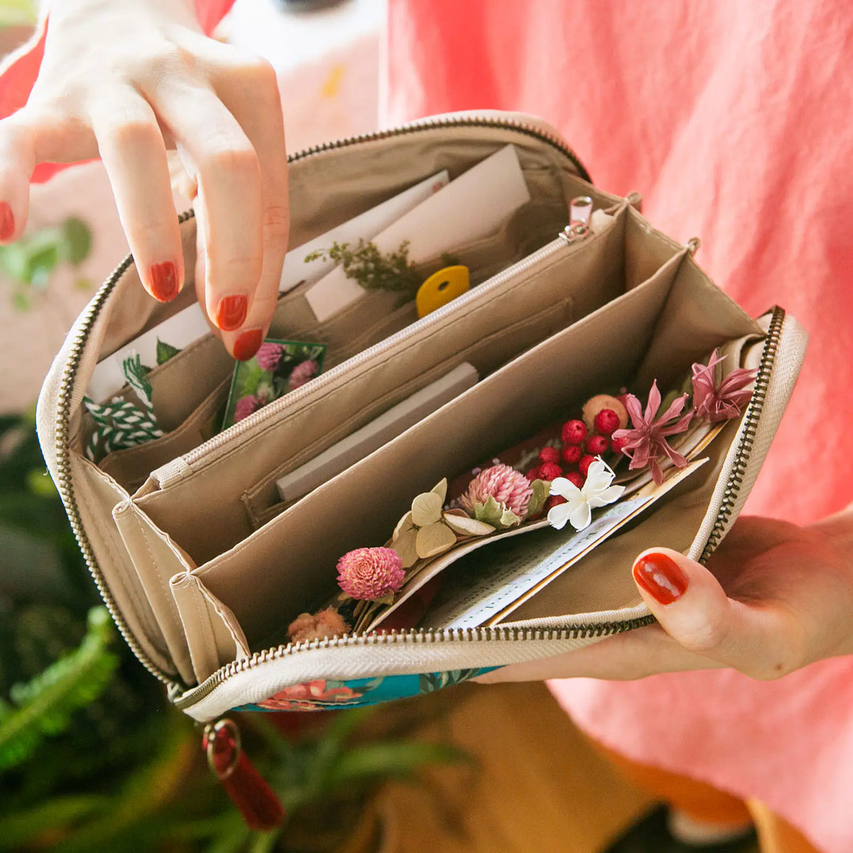 Organizador Liberty Fabrics — Decadent Blooms — Bolso Áne — foto 3