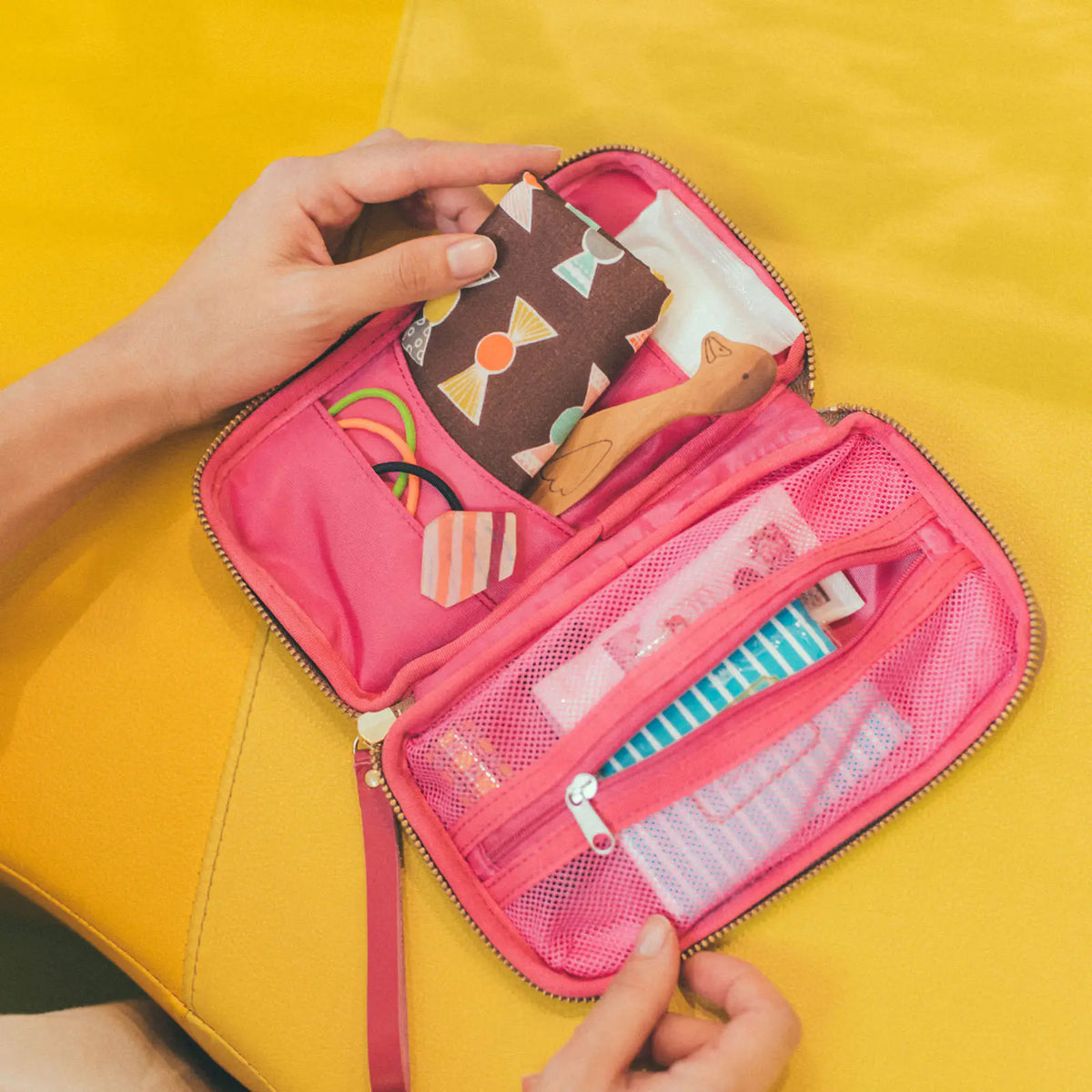 Organizador Koyaguchi Pile Fabric — Rosa Brillante — Bolso Pequeño con Cajón — foto 3