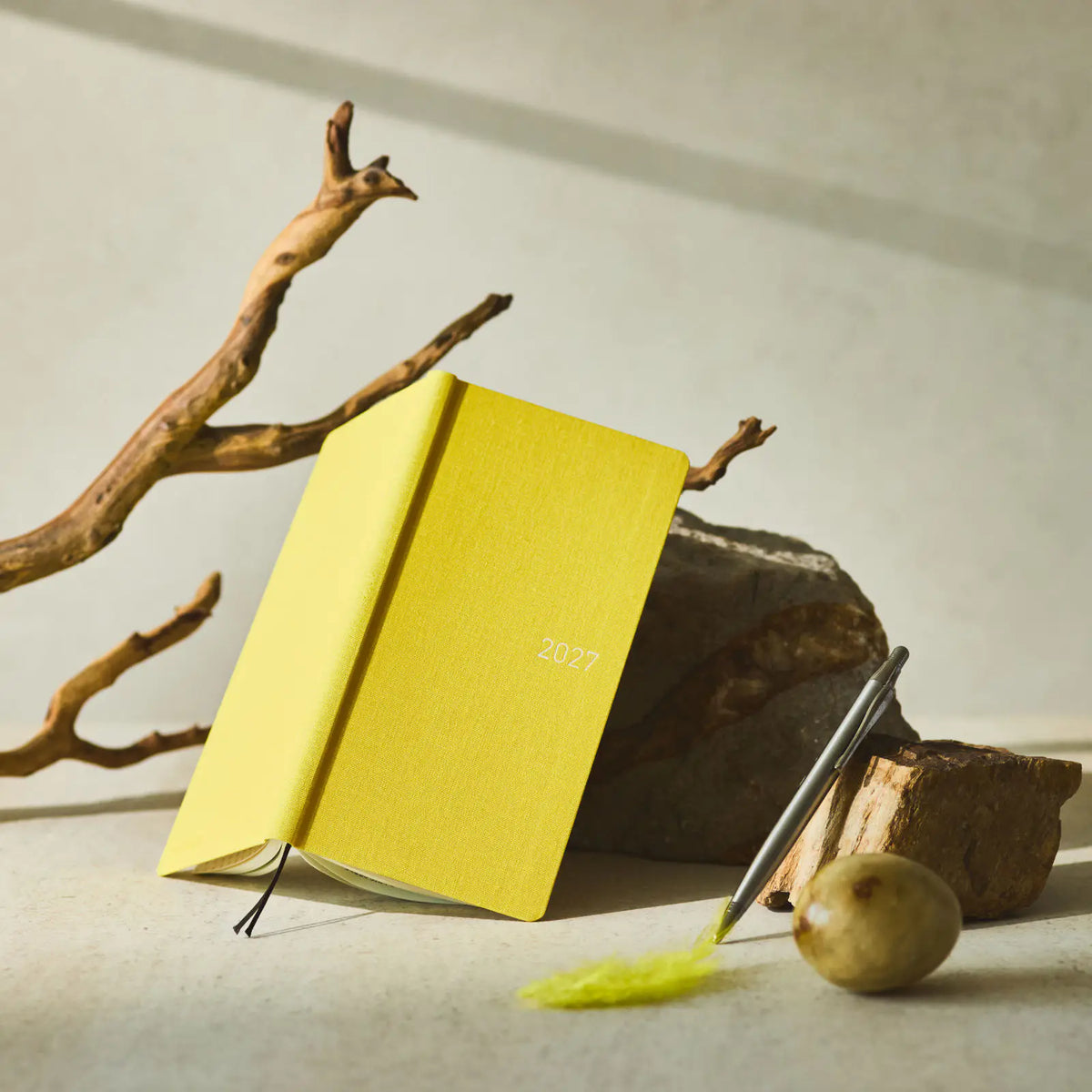 Agenda Colors — Canaria Yellow — Weeks Mega Hardcover Book — foto 4
