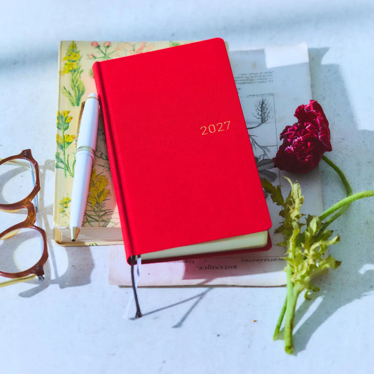 Agenda Colors — Poppy Red — Weeks Mega Hardcover Book — foto 4