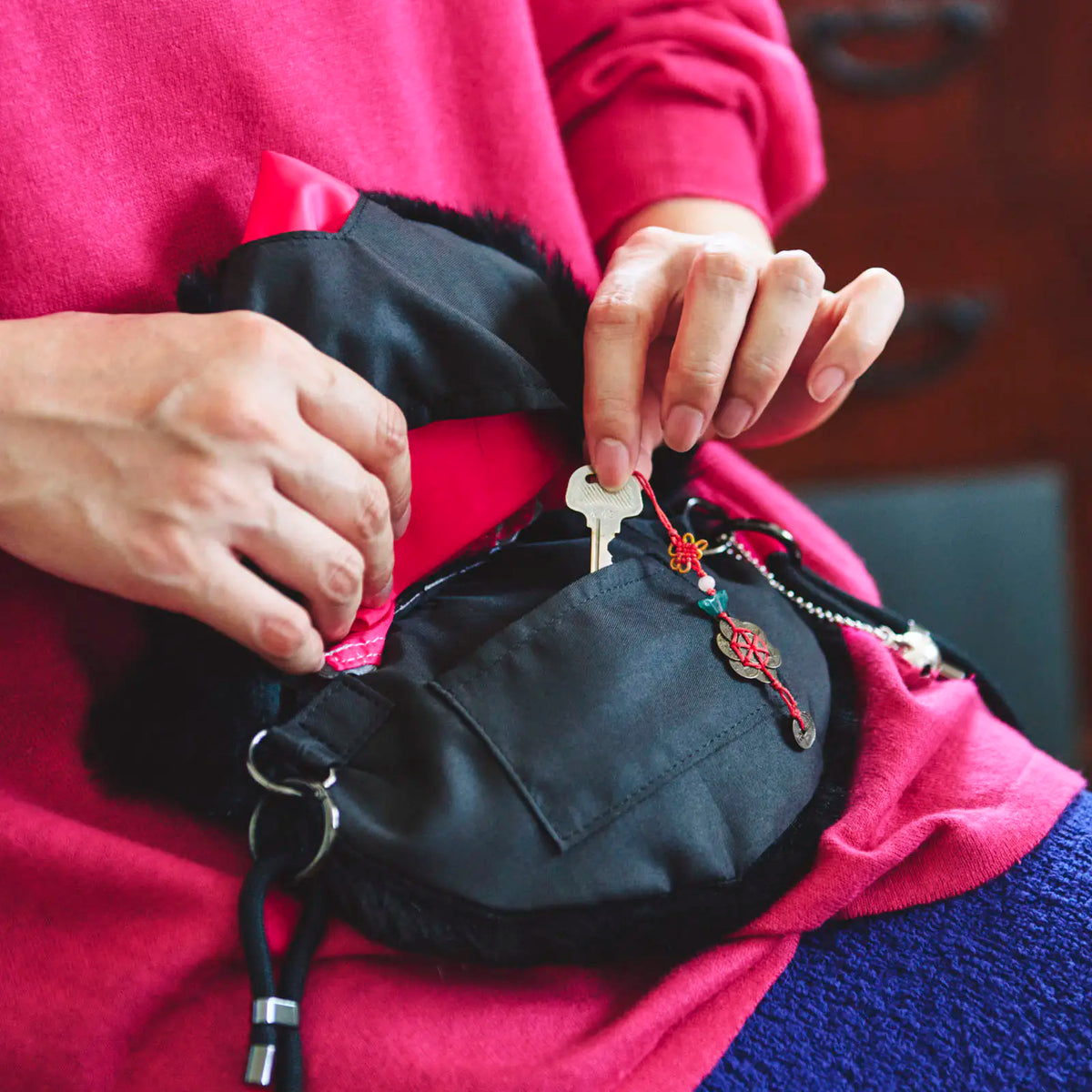 Bolsa organizadora Drawer Pouch de una artista por Naoko Horiguchi: Pochette Gato Negro — foto 5