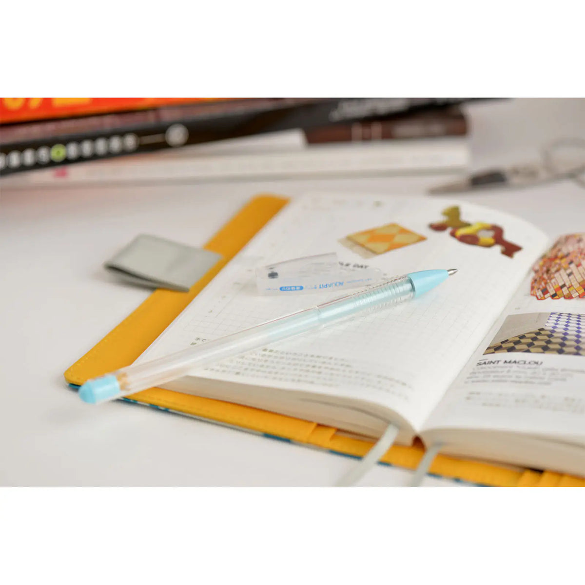 Papelería y accesorios Tombow Lápiz — AquaPit Pegamento en forma de bolígrafo libre de ácido — foto 2