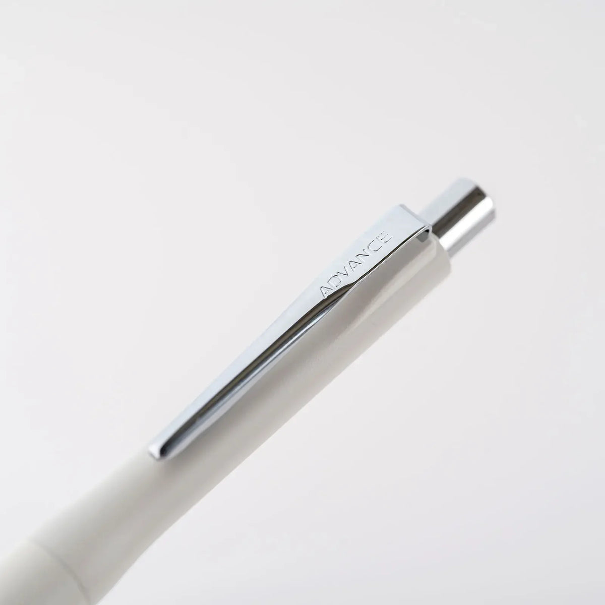 Portaminas Uni Kuru Toga Advance Upgrade 0,3 mm — marfil — foto 3